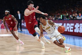 多宝在线入口 -浙江队训练开放日，关键时刻扳平良机引欢呼，英超在即，资深球员宣示担当 