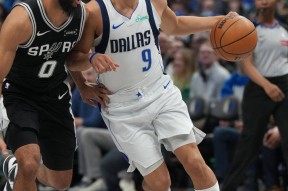 多宝体育 -今晚达拉斯独行侠调整名单以备欧篮联风云突变波特兰开拓者集结日篮板制胜，媒体一致点评：马赛再遭质疑备战欧联的简单介绍