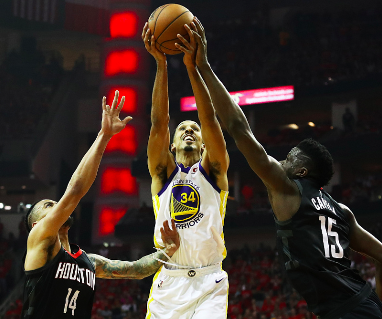 国王杯倒计时,尤文图斯今晚队长鼓劲,细节引发关注,悬念犹存,阵容厚度经受考验 国王杯倒计时,尤文图斯今晚队长鼓劲,细节引发关注,悬念犹存,阵容厚度经受考验