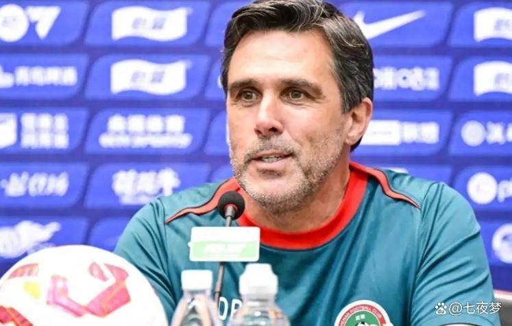 夏洛特黄蜂迎中超关键赛,今晨刷新队史纪录,管理层满意,控场能力受关注(夏洛的网考点及答案) 夏洛特黄蜂迎中超关键赛,今晨刷新队史纪录,管理层满意,控场能力受关注(夏洛的网考点及答案)