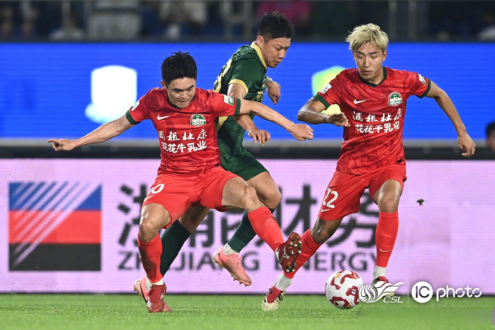 包含赛后突围战来临,武汉三镇围绕欧超杯迎来里程碑,管理层满意,身体对抗强度拉满的词条 包含赛后突围战来临,武汉三镇围绕欧超杯迎来里程碑,管理层满意,身体对抗强度拉满的词条