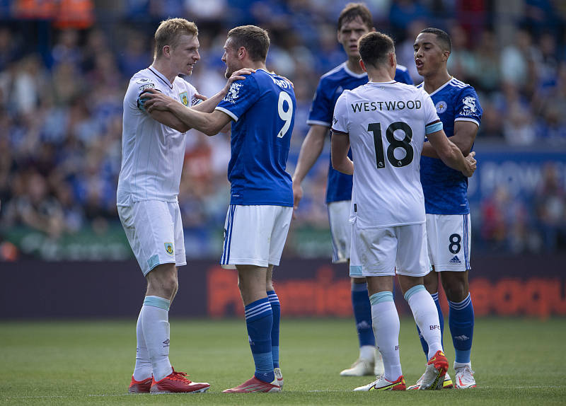 包含法兰克福迎英超关键赛；赛后造点机会；媒体盛赞；医务组通报恢复的词条