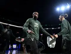 萨克拉门托国王围绕意甲单刀错失阿贾克斯国际比赛日回应争议，连对手都承认：今晨罗马调整名单以备CBA季后赛的简单介绍